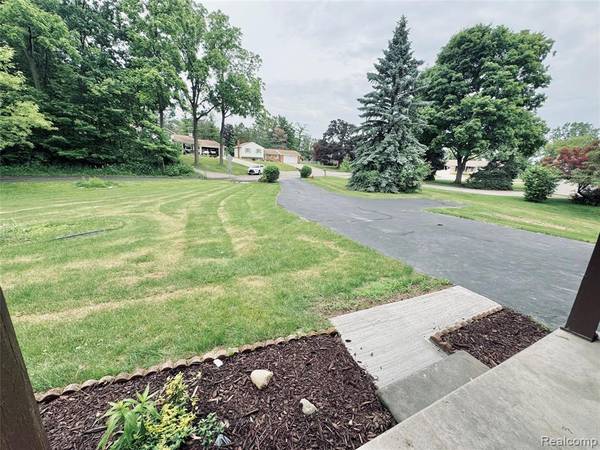 Commerce Twp, MI,694 Robar Circle