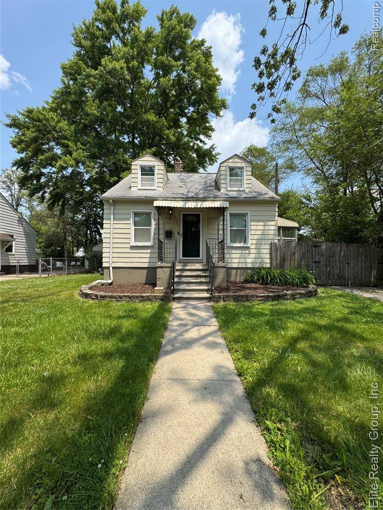19455 Elkhart Street, Harper Woods, MI 48225