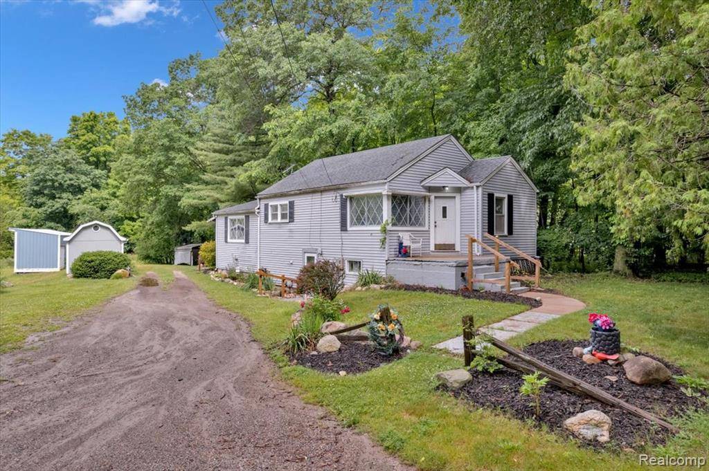 4155 Mill Lake Road, Lake Orion, MI