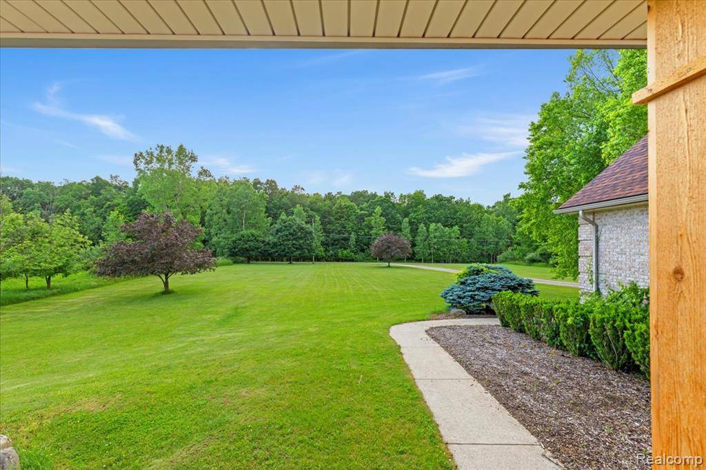 Oxford, MI 48371,1242 Meadowbrook Court