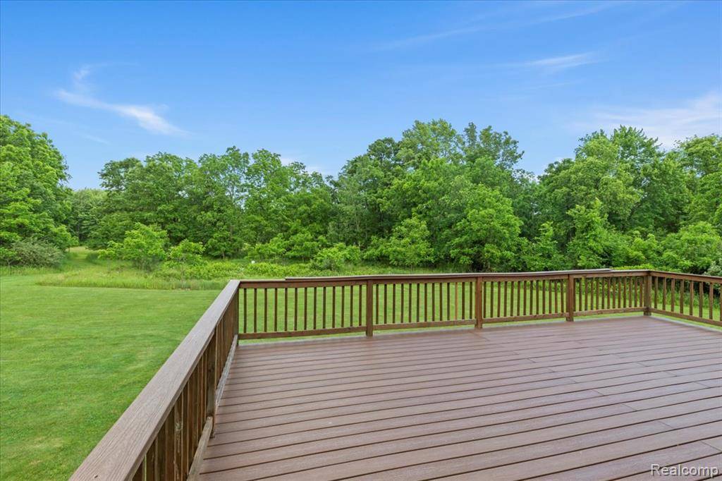 Oxford, MI 48371,1242 Meadowbrook Court