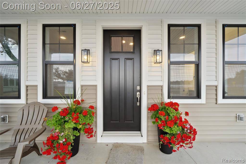 Waterford, MI 48327,5264 Cooley Lake Road Road