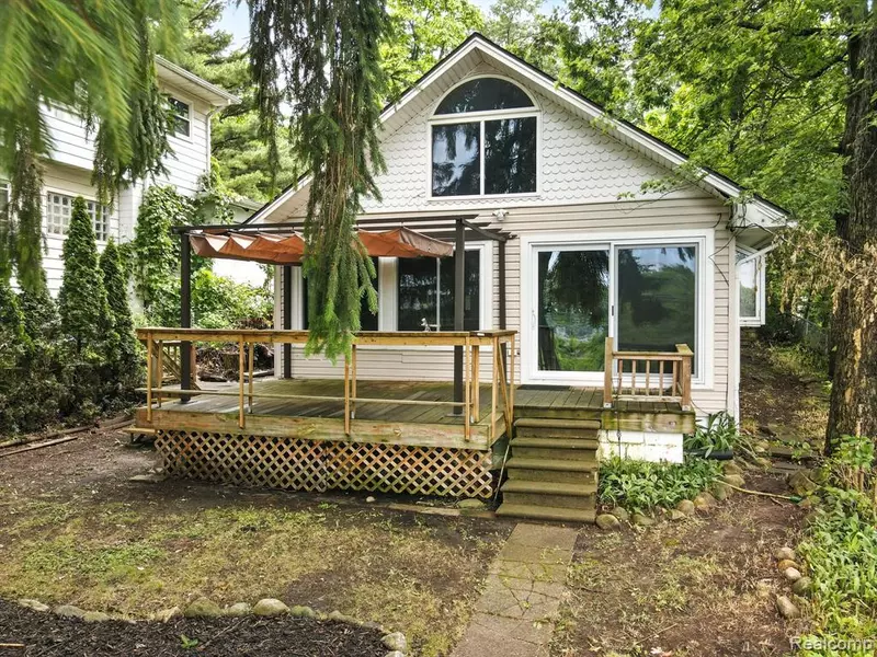 481 Heights Road, Lake Orion, MI 48362