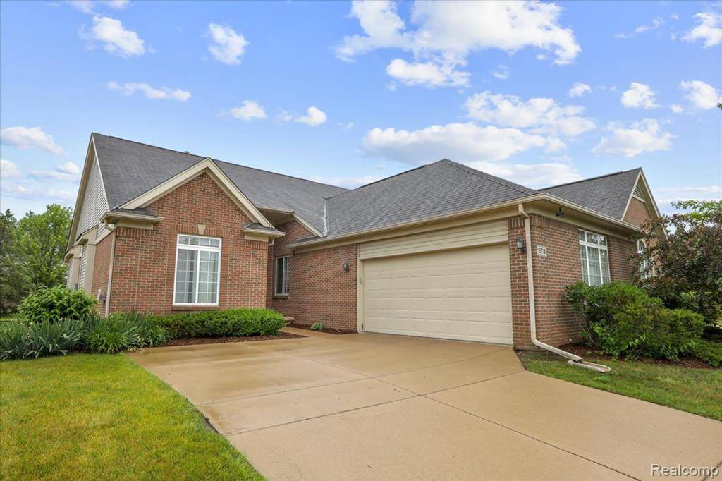 16718 Carriage Way, Northville, MI 48168