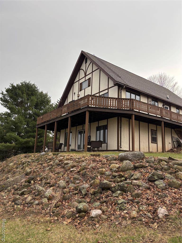 5636 Crescent Street, Norway, MI 49870