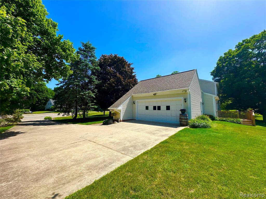Brighton, MI 48114,9276 Old Plank Lane