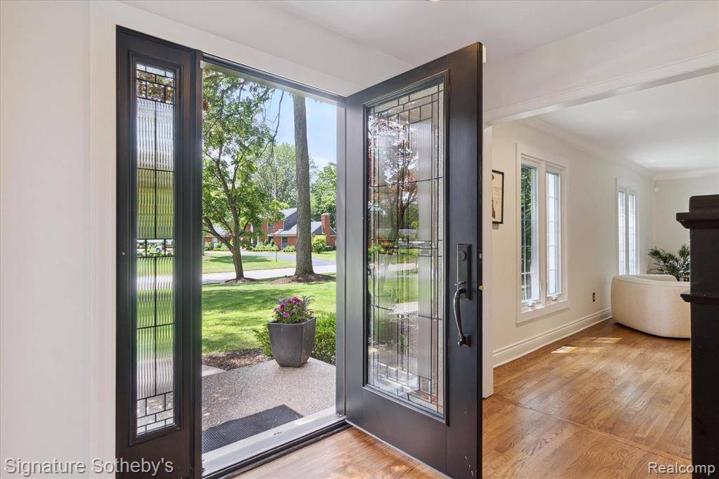 Bloomfield Hills, MI 48301,4438 Stony River Drive