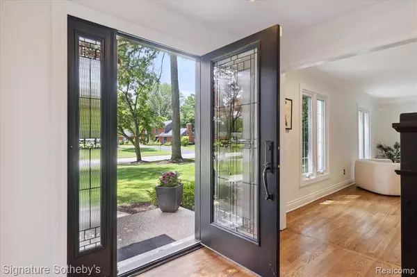 Bloomfield Hills, MI 48301,4438 Stony River Drive