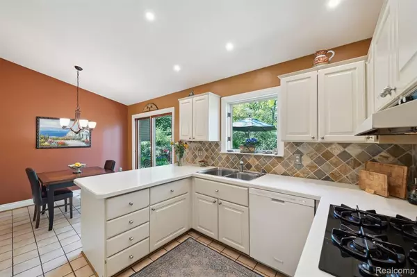 Troy, MI 48084,2650 Binbrooke Drive