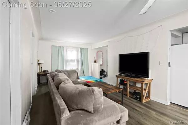 Hazel Park, MI 48030,166 W Milton Avenue
