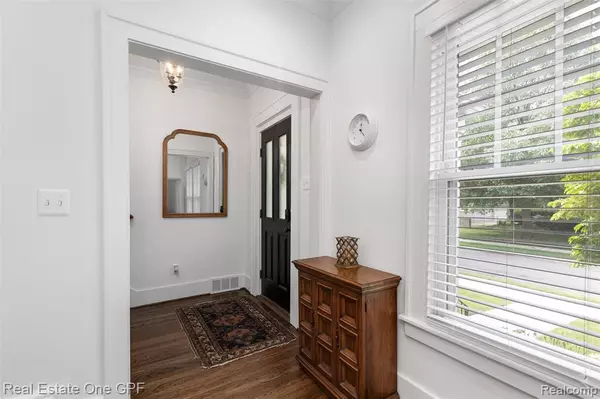 Grosse Pointe, MI 48230,760 Loraine Street