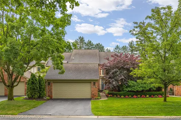 Bingham Farms, MI 48025,24082 BINGHAM POINTE DRIVE