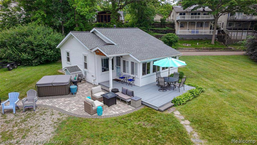 Pinckney, MI 48169,11729 Algonquin Drive