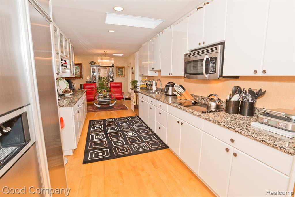 Bloomfield Hills, MI 48304,3788 Crestlake Drive