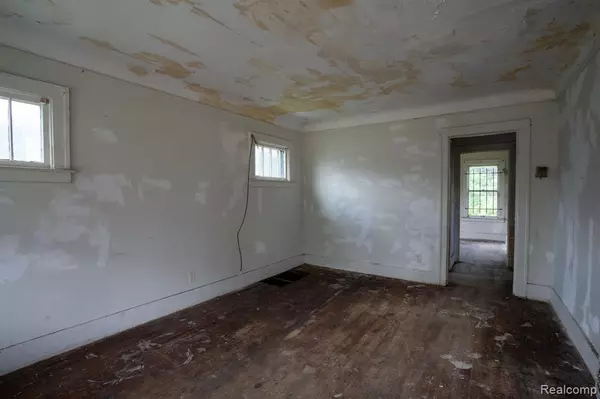 Detroit, MI 48221,16665 Tuller Street