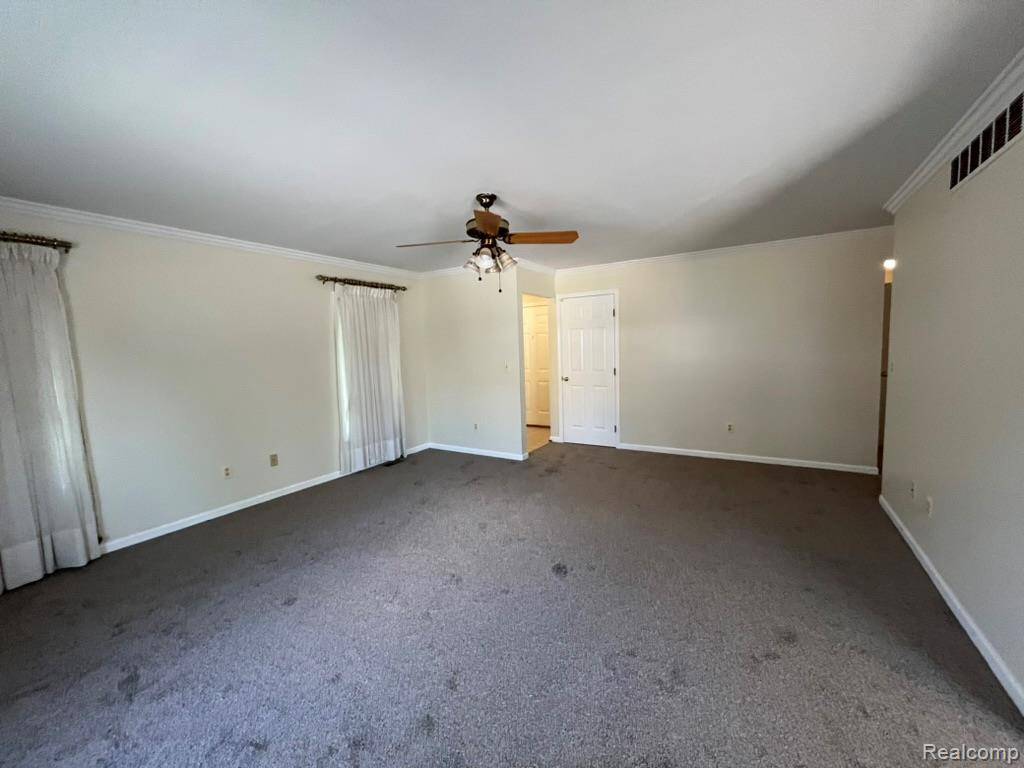 Clinton Twp, MI 48036,37410 STONEGATE Circle