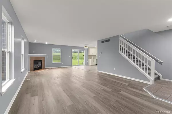 Dearborn Heights, MI 48214,10913 Edlie Circle