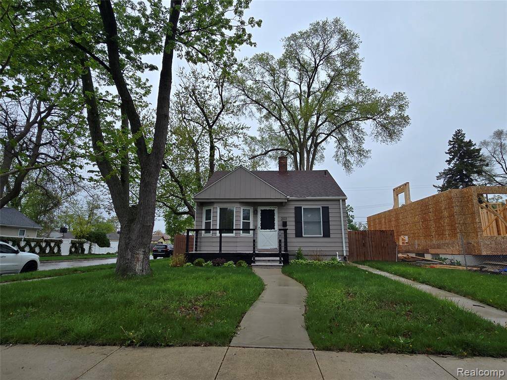 203 S Wilson Avenue, Royal Oak, MI 48067