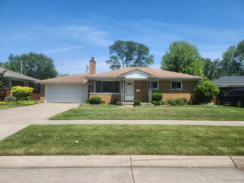 20313 Alexander Street, Saint Clair Shores, MI 48081
