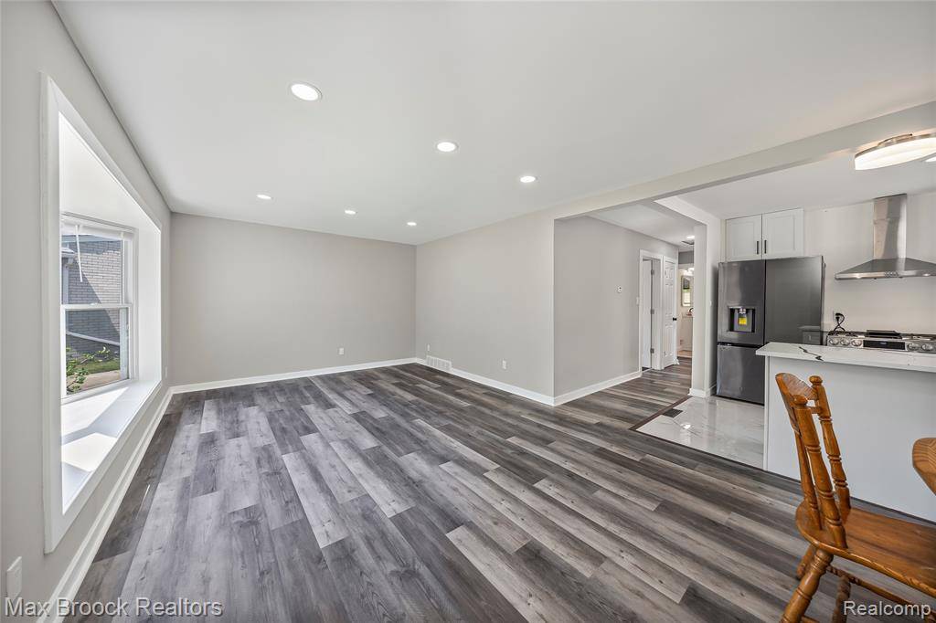 Royal Oak, MI 48067,1122 Symes Court