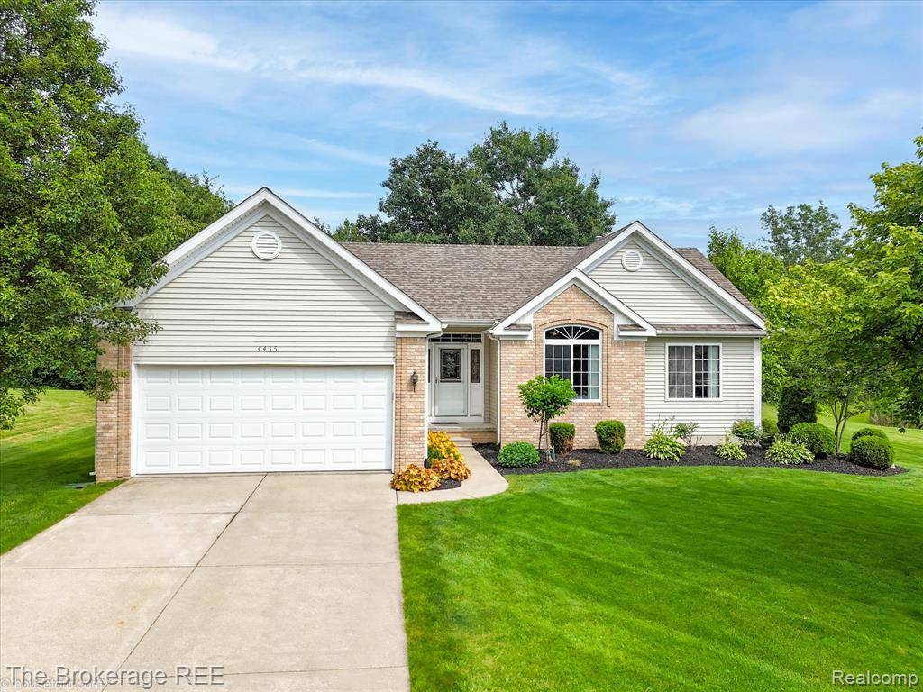 4435 Great Oaks Drive, Grand Blanc, MI 48439