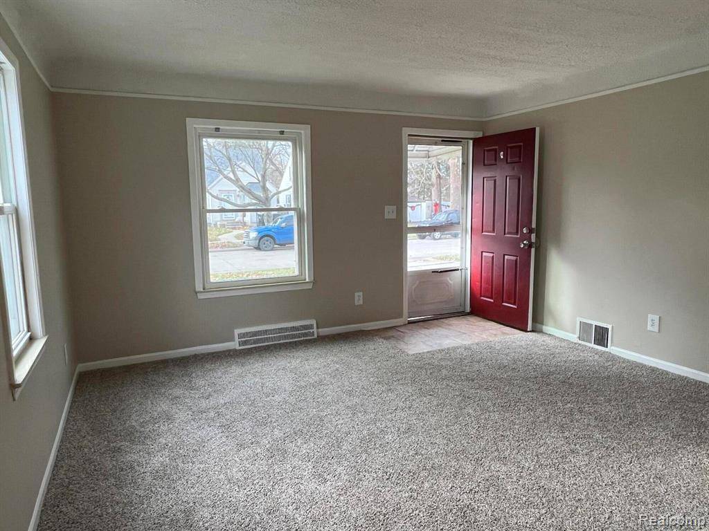 Allen Park, MI 48101,6615 Buckingham Avenue