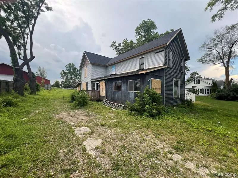 6737 Oak Grove Road, Howell, MI 48855