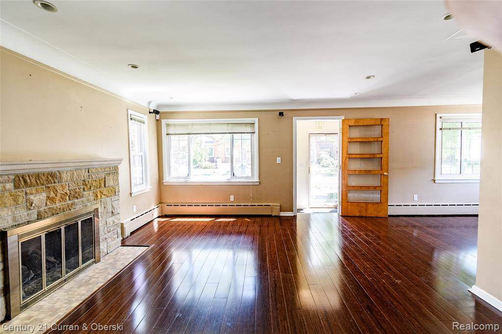 Lincoln Park, MI 48146,1044 Highland Avenue