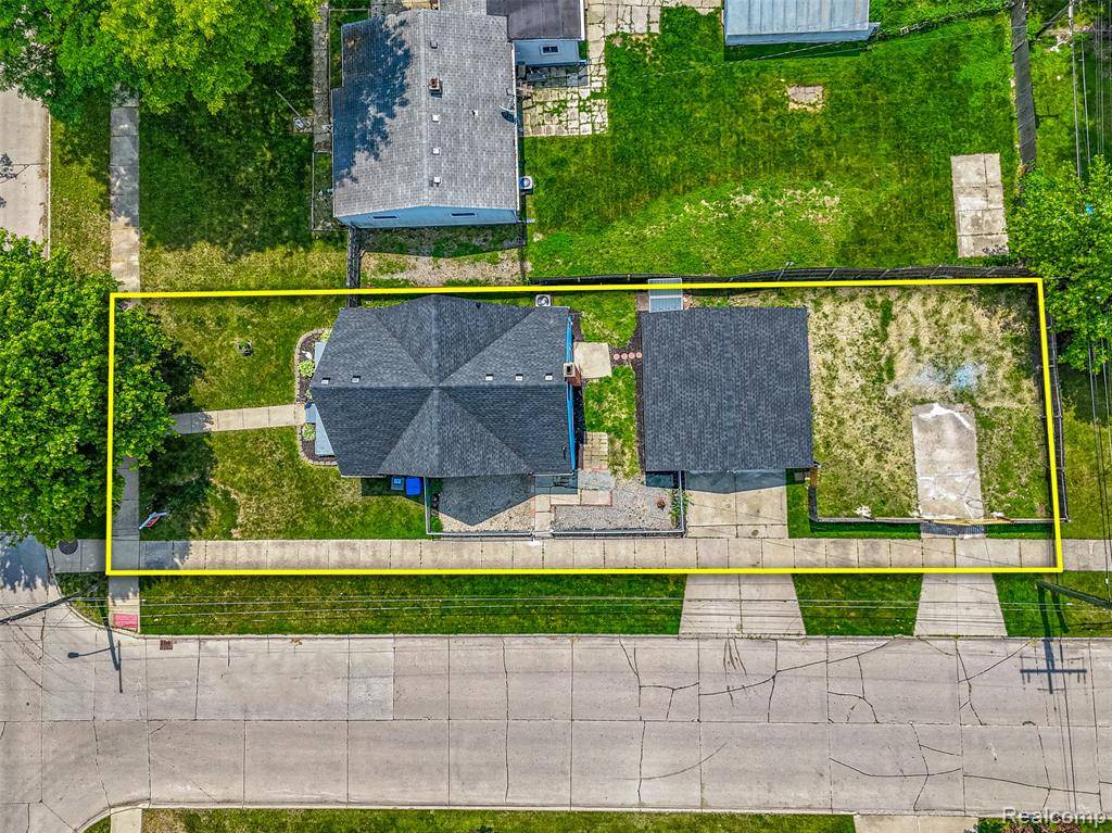 Dearborn Heights, MI 48127,8329 Lenore St