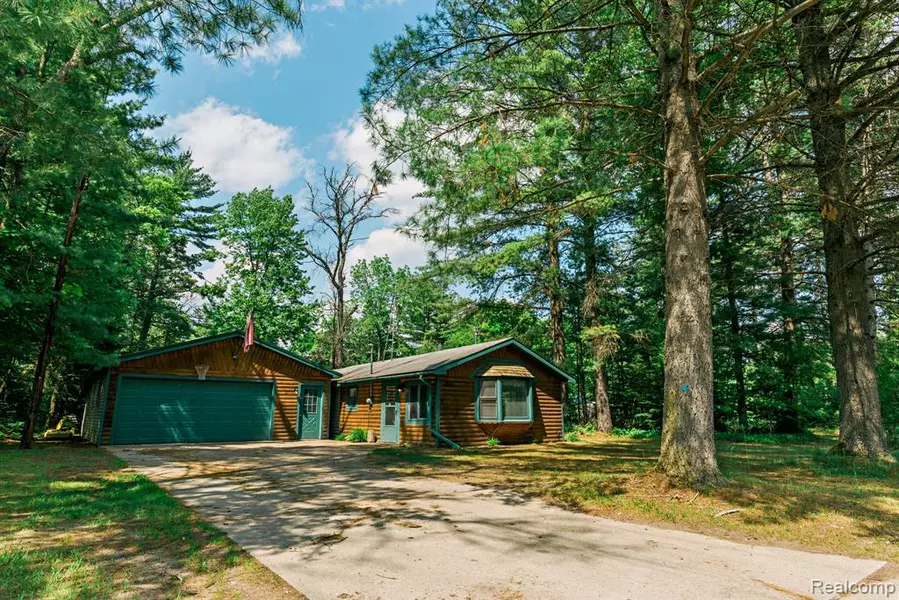 4176 Kings Corner Road, Glennie, MI 48737
