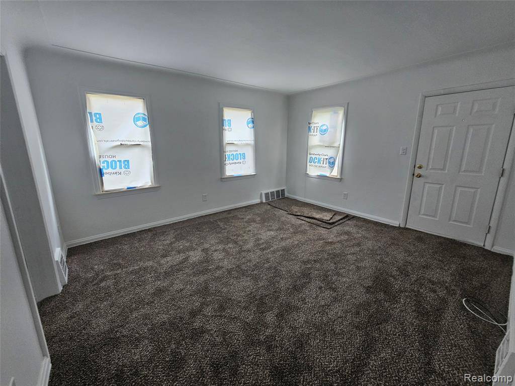 Redford, MI 48239,15404 Chelsea