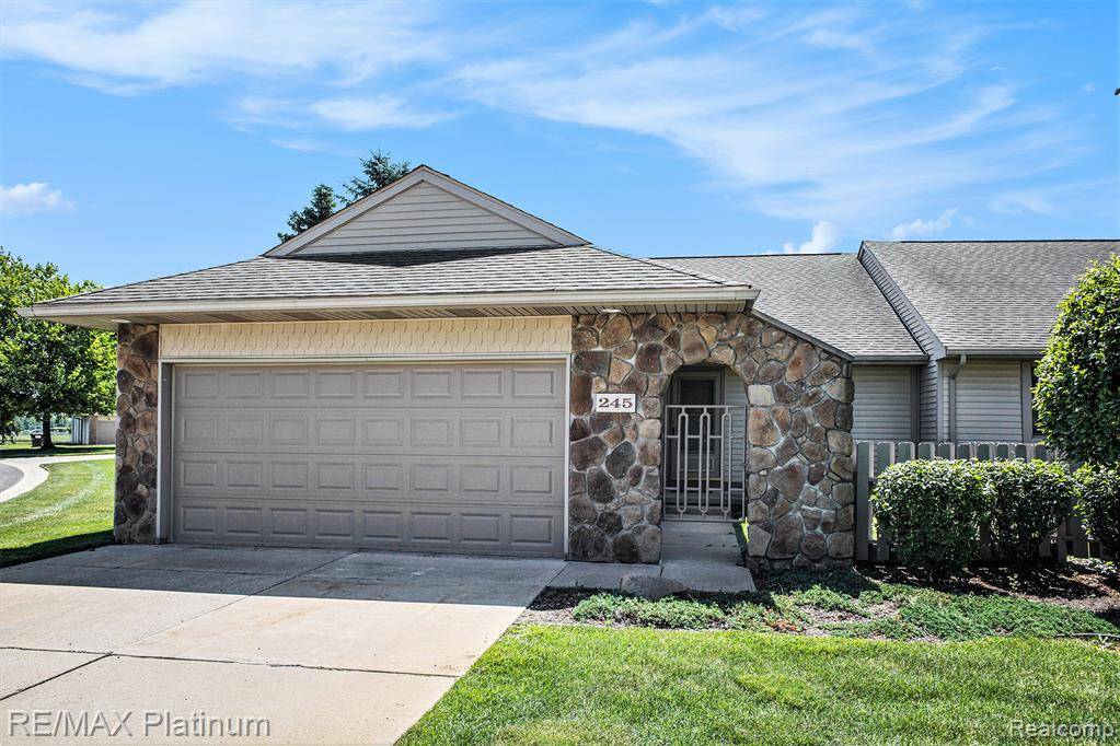 245 ADDISON CIRCLE, Fowlerville, MI 48836
