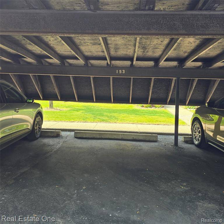 Bloomfield Hills, MI 48304,770 E Fox Hills W Drive