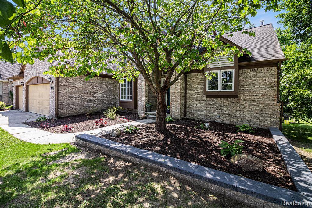 South Lyon, MI 48178,832 Townsend Drive