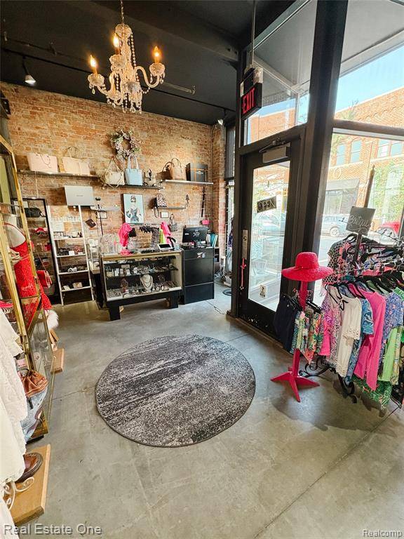 Lake Orion, MI 48362,27 S Broadway Street