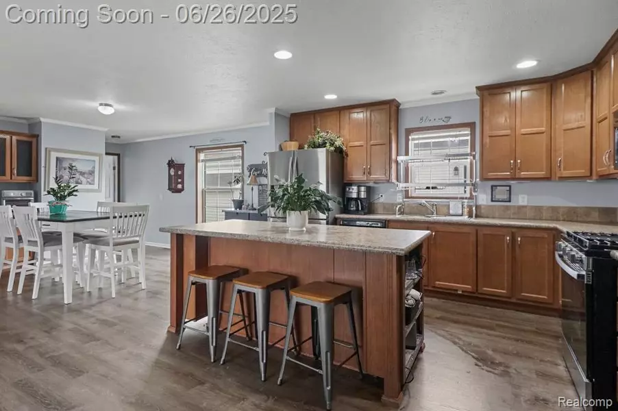 26317 Cherokee East, Flat Rock, MI 48134