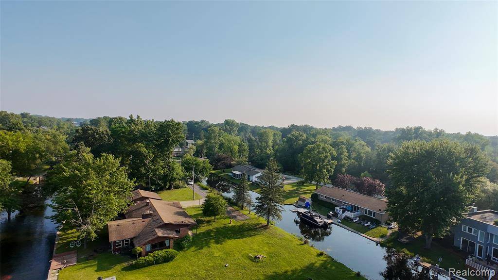West Bloomfield, MI 48324,1677 Parkview Avenue