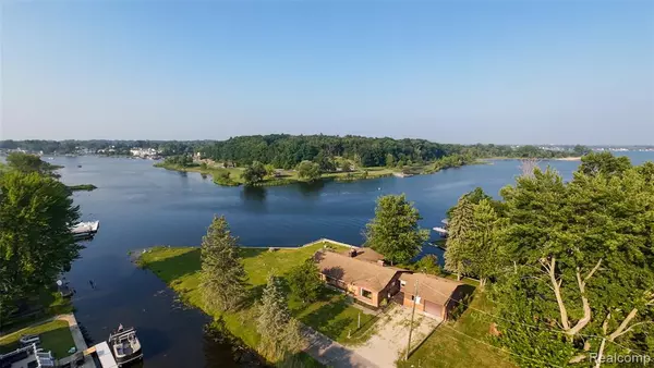 West Bloomfield, MI 48324,1677 Parkview Avenue