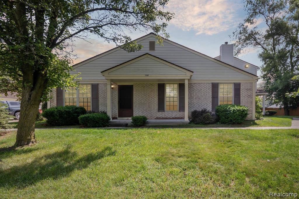7727 Lake Ridge Drive, Waterford, MI 48327
