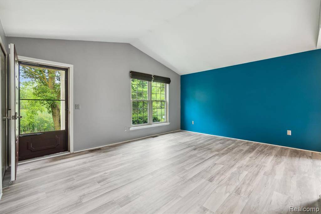 Waterford, MI 48327,7727 Lake Ridge Drive
