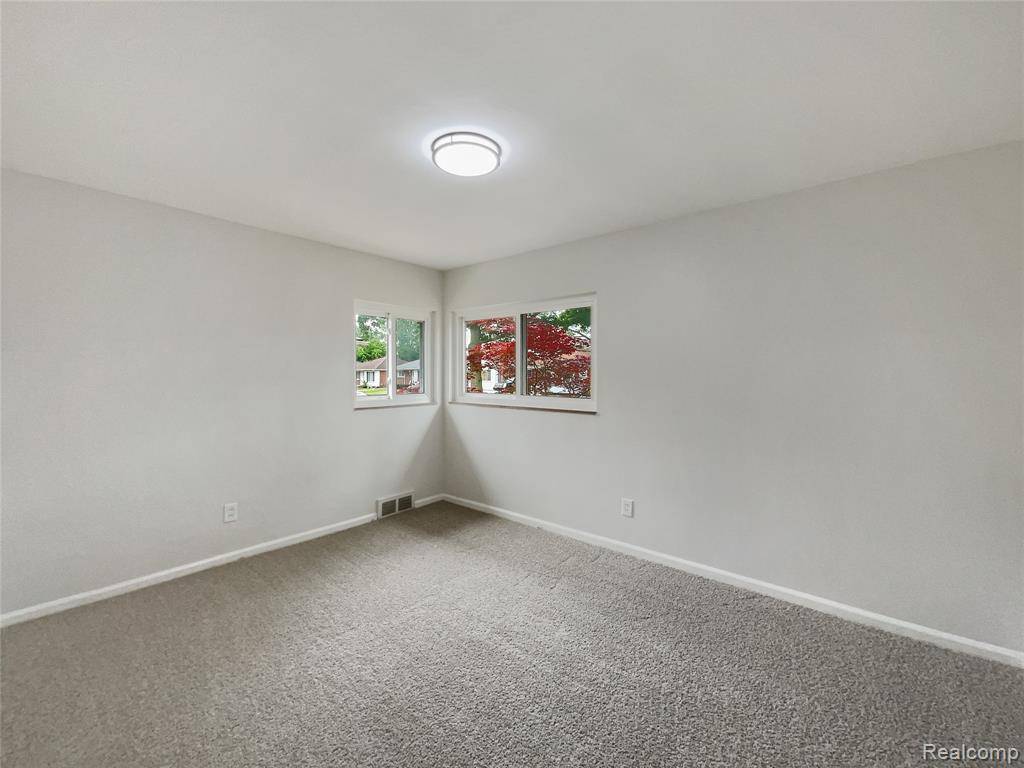 Southfield, MI 48237,23880 Moritz Street
