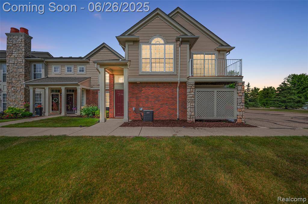 21958 Hartford Way, Macomb, MI 48042