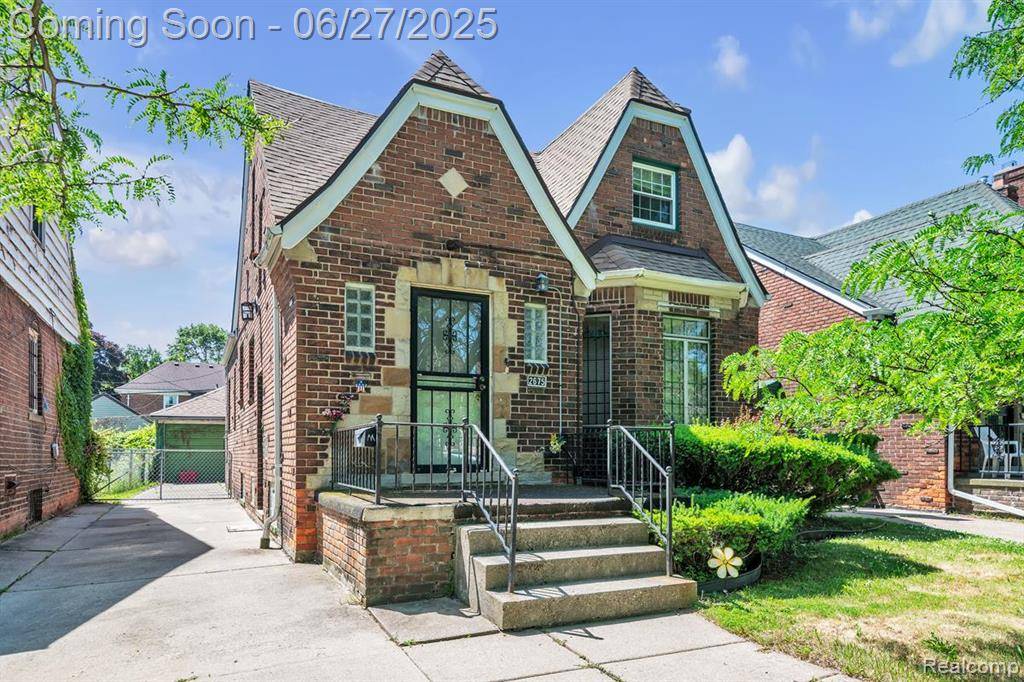 2675 Fleet Street, Detroit, MI 48238