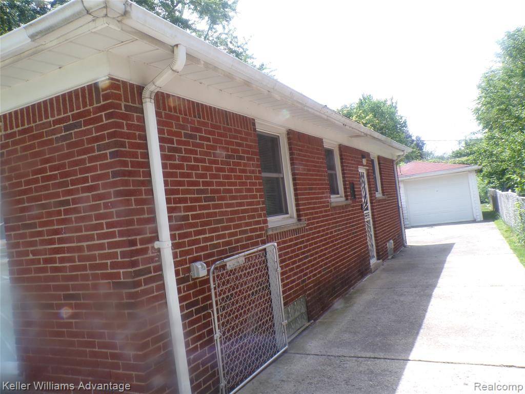 Detroit, MI 48223,12915 W Parkway Street