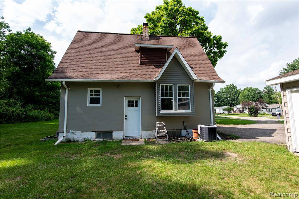 Grand Blanc, MI 48439,11740 Schram Street
