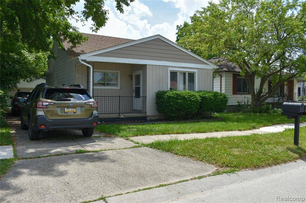 Clinton Twp, MI 48035,19782 Nicke Street