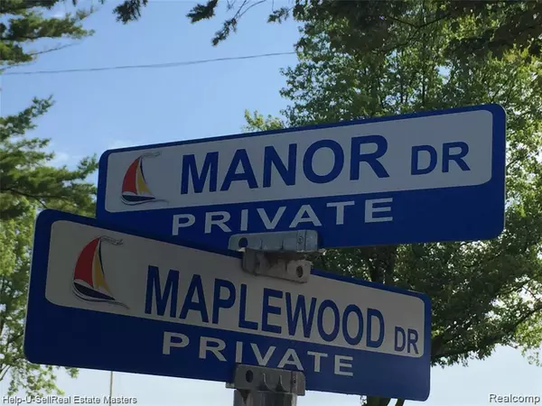 Fort Gratiot, MI 48059,3008 MAPLEWOOD Drive