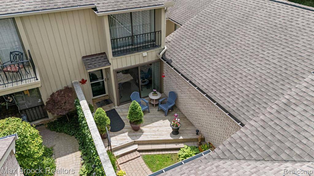 Bloomfield Hills, MI 48304,1122 Meadowglen Court