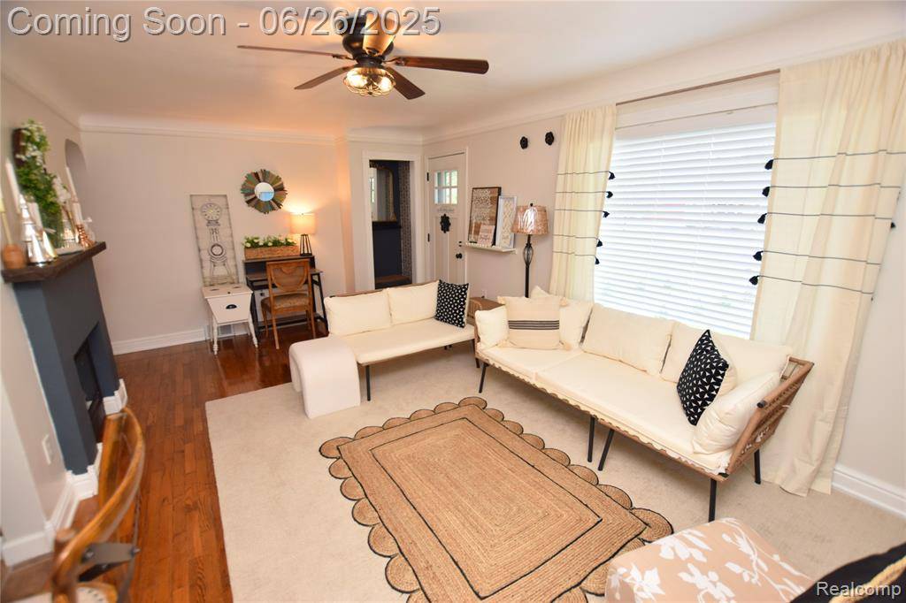 Fenton, MI 48430,507 W Caroline Street