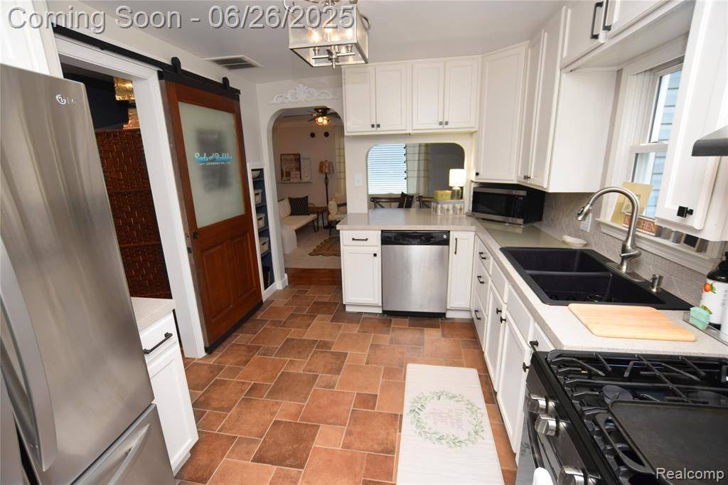 Fenton, MI 48430,507 W Caroline Street